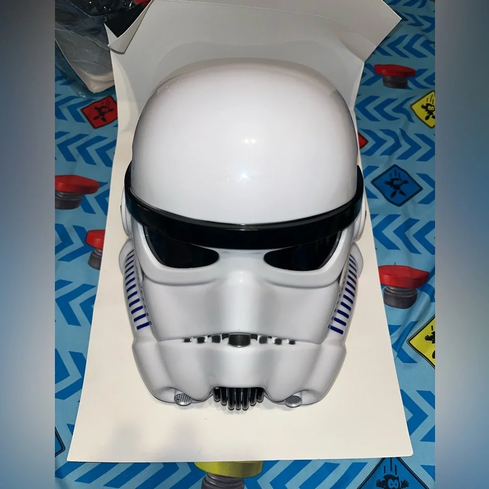 Spirit Star Wars Stormtrooper Costume - White and Black - Picture 5 of 16